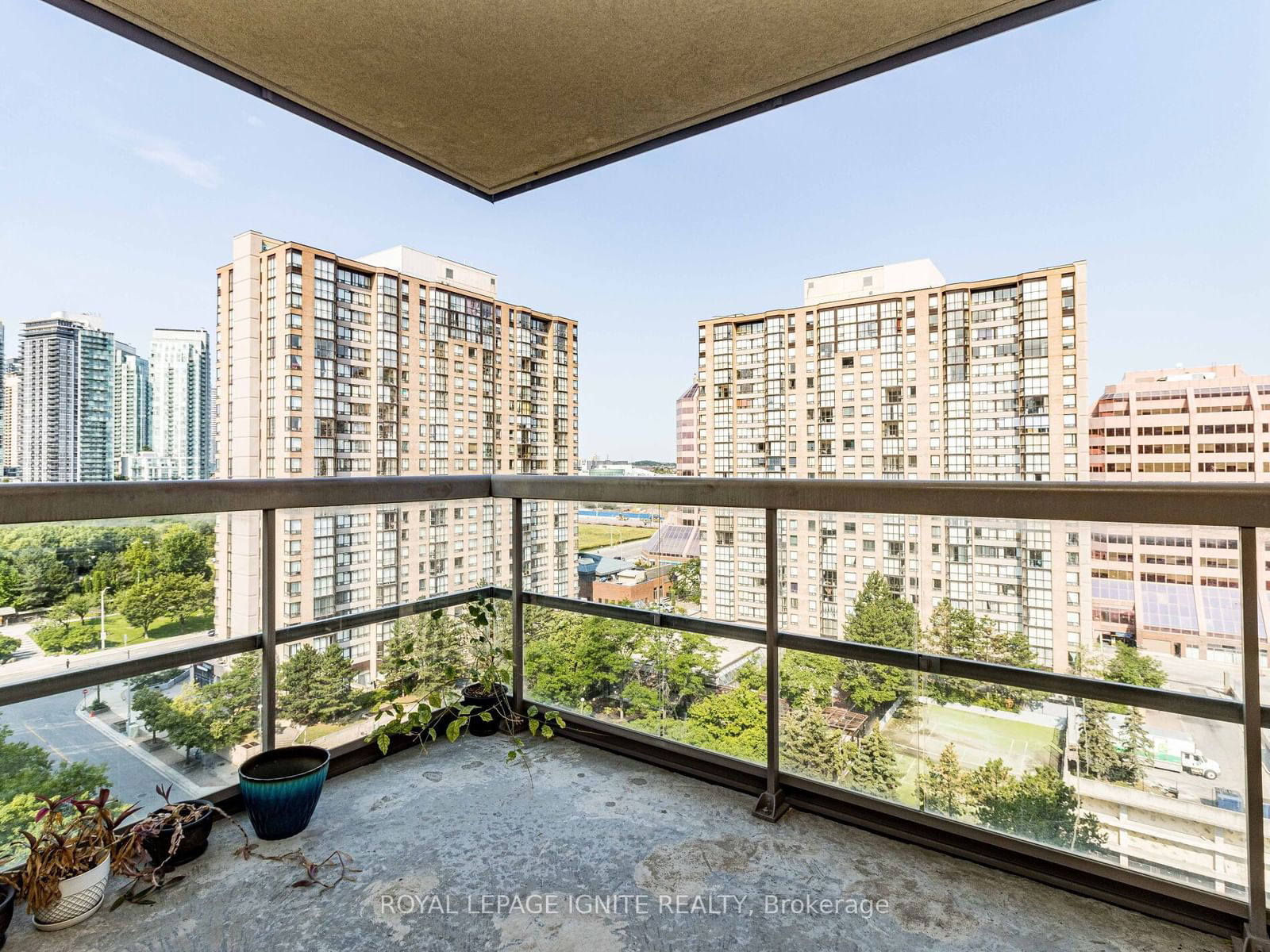 156 Enfield Pl, unit 1711 for sale