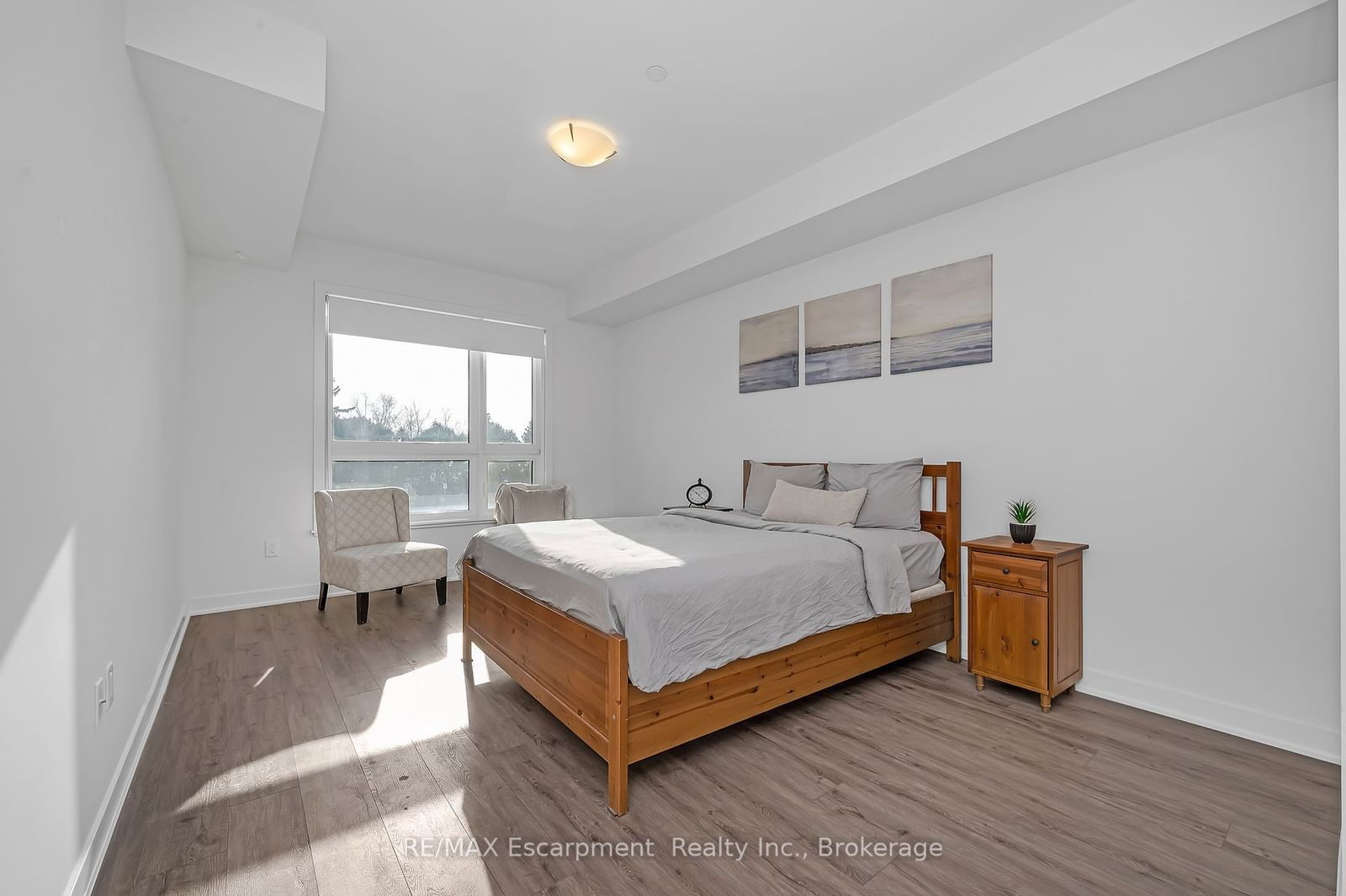 320 PLAINS Rd E, unit 220 for sale