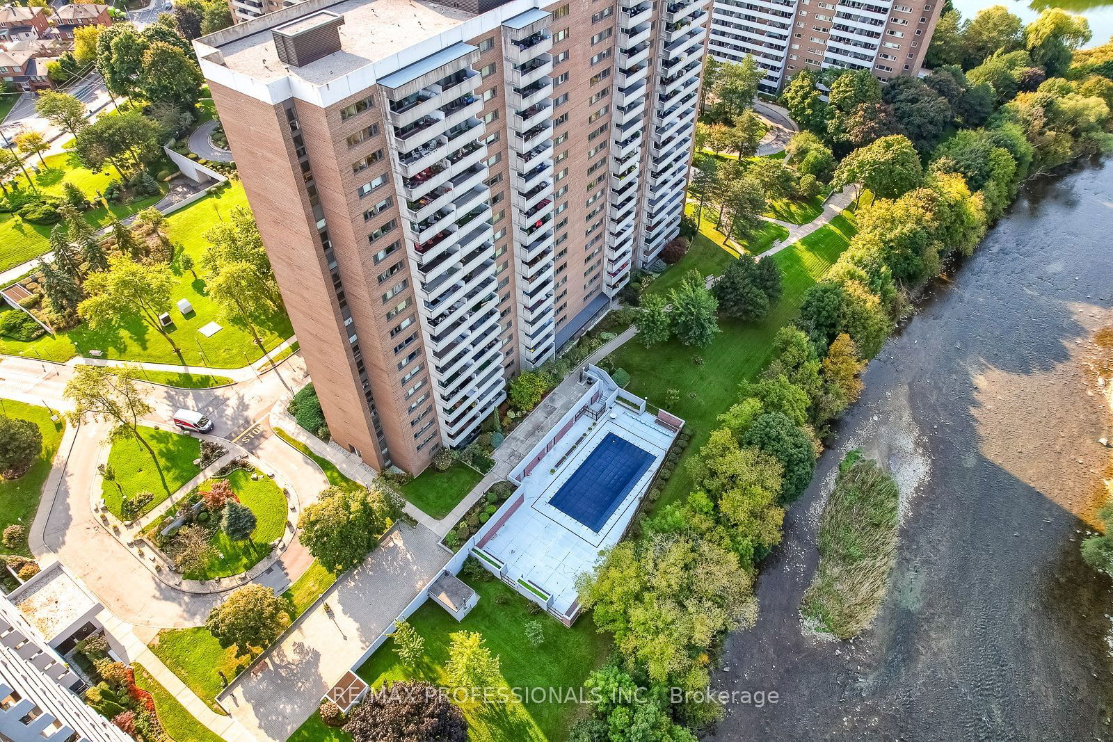 240 Scarlett Rd, unit 604 for sale