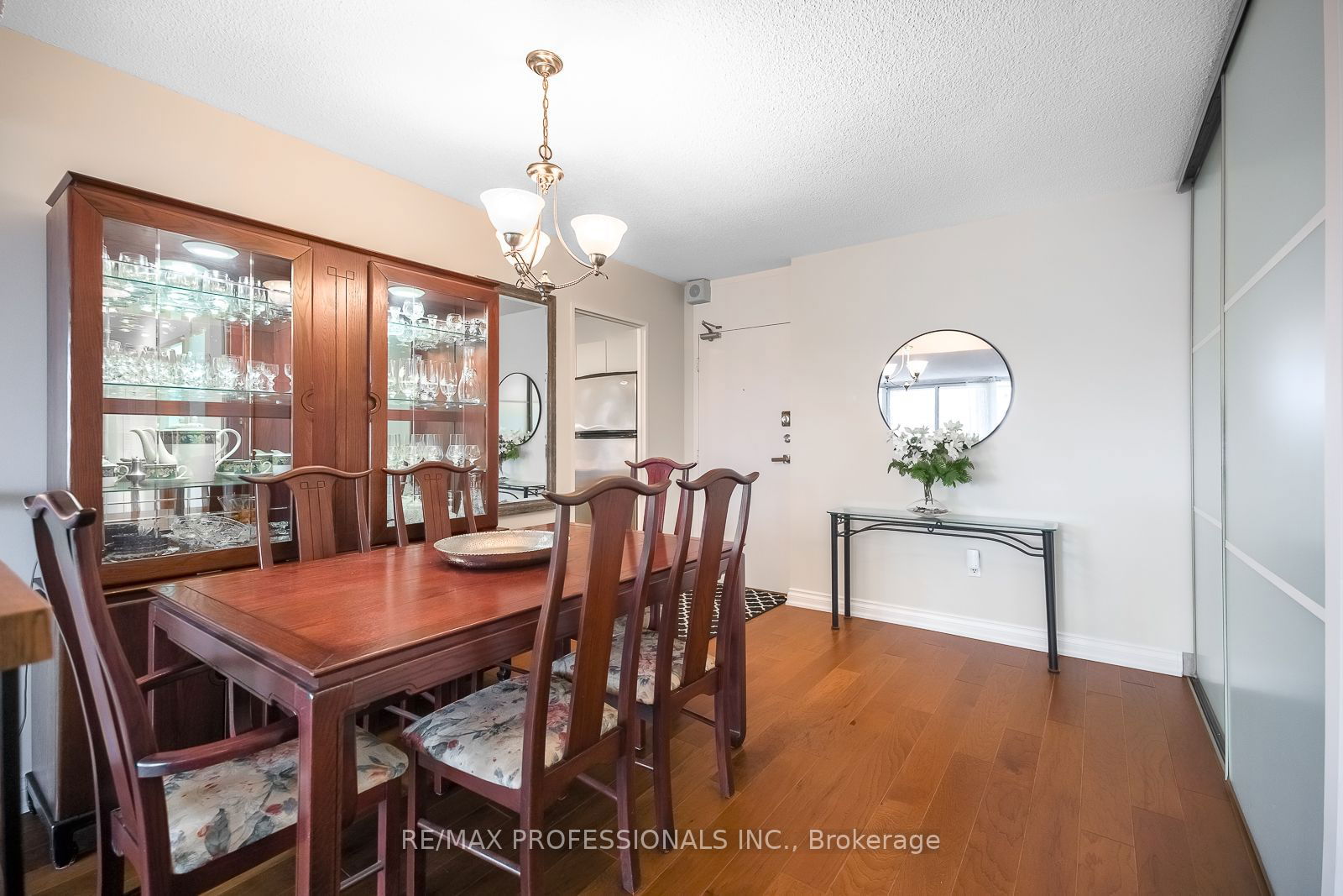 240 Scarlett Rd, unit 604 for sale