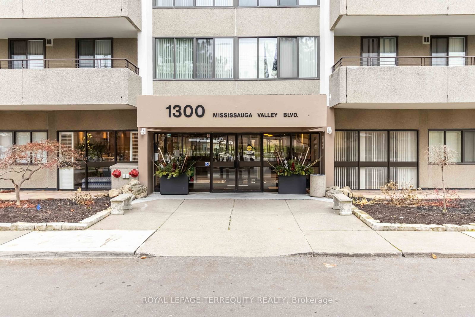 1300 Mississauga Valley Blvd, unit 909 for sale