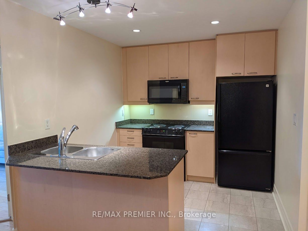 88 Palace Pier Crt, unit 301 for rent