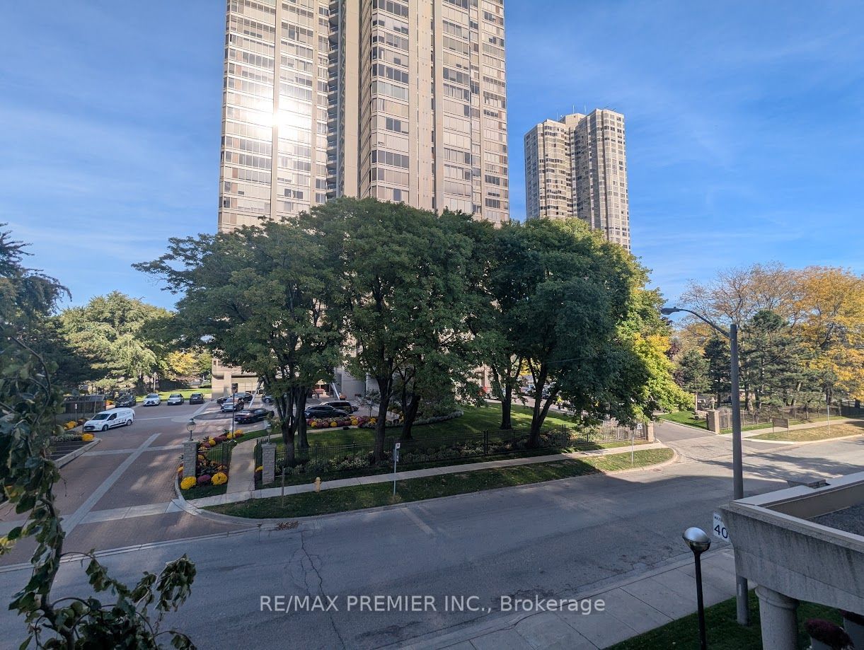 88 Palace Pier Crt, unit 301 for rent