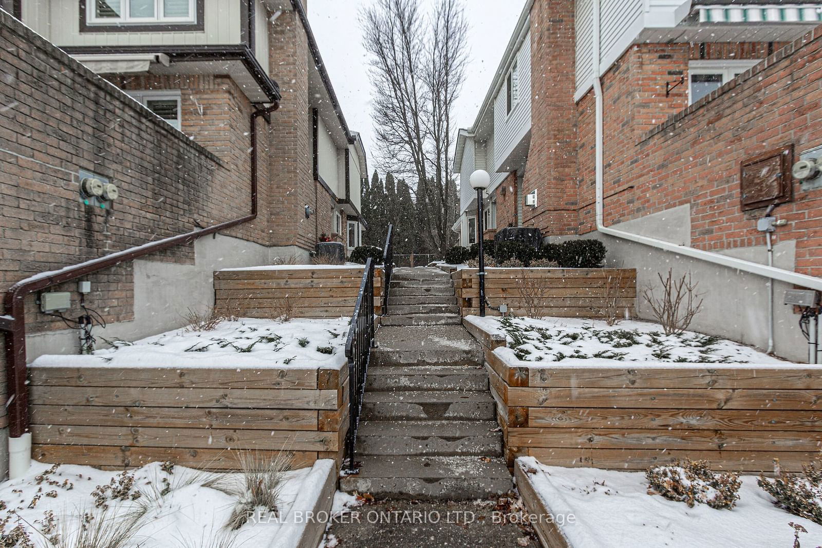 Villas of Nelson Heights, Burlington, Toronto