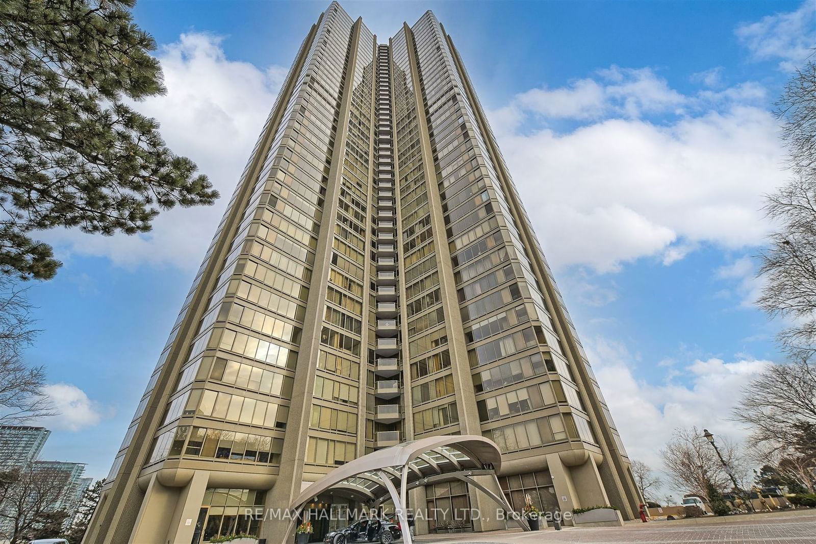 2045 Lake Shore Blvd W, unit 2706 for sale