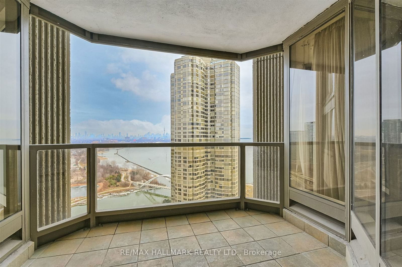 2045 Lake Shore Blvd W, unit 2706 for sale