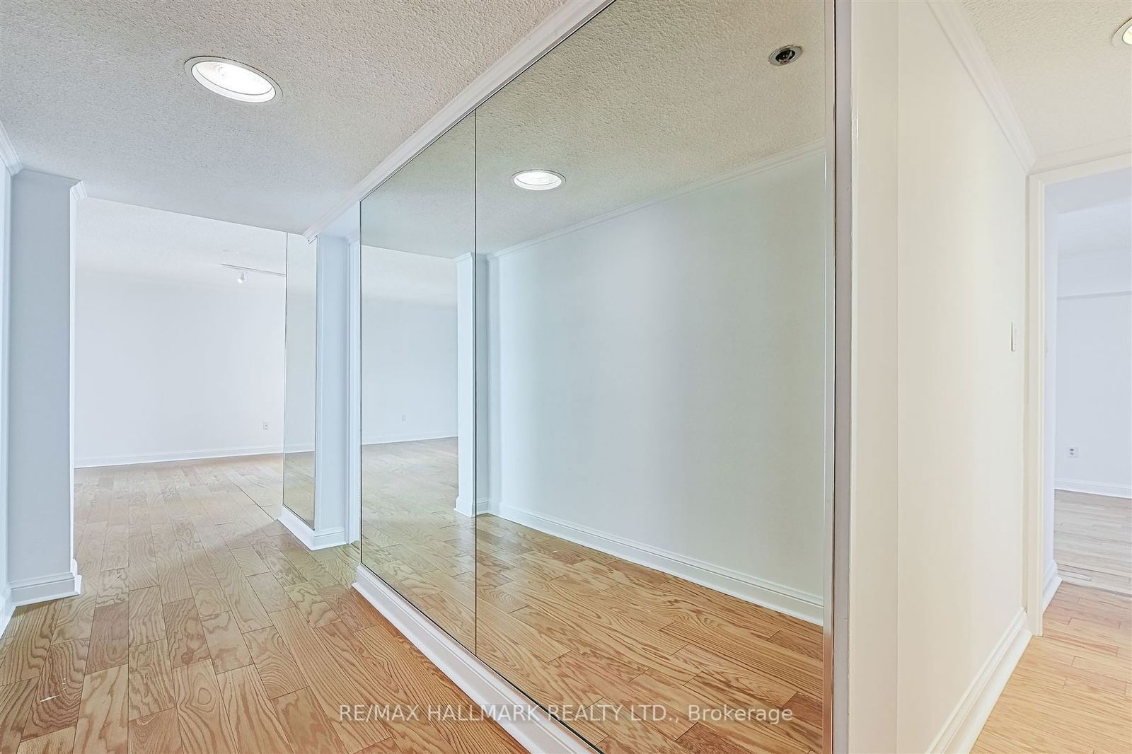 2045 Lake Shore Blvd W, unit 2706 for sale