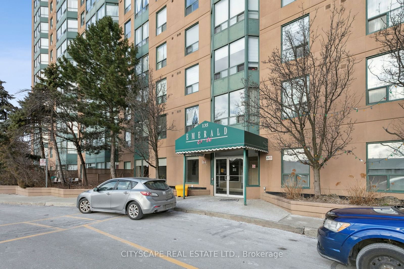 135 Hillcrest Ave, unit 1115 for sale