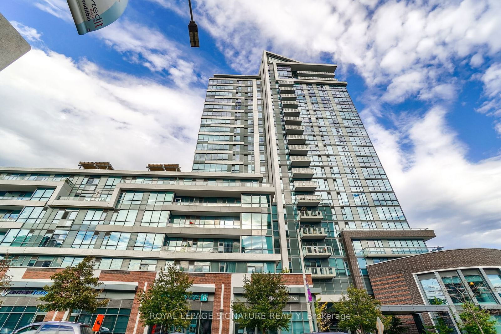 1 Hurontario St, unit 405 for sale