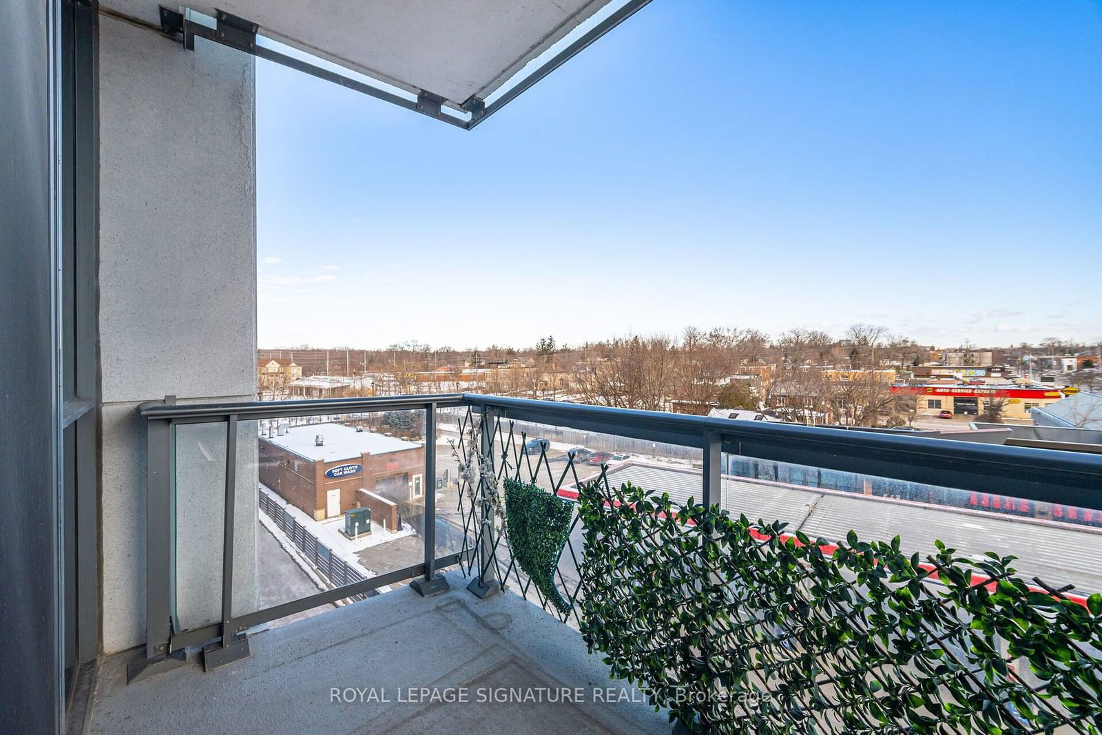 1 Hurontario St, unit 405 for sale