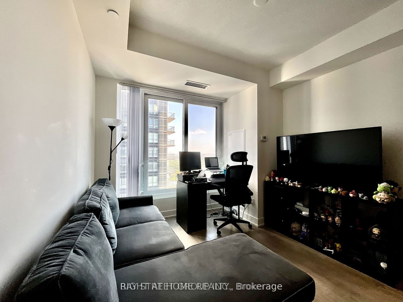 7 Mabelle Ave, unit 505 for rent