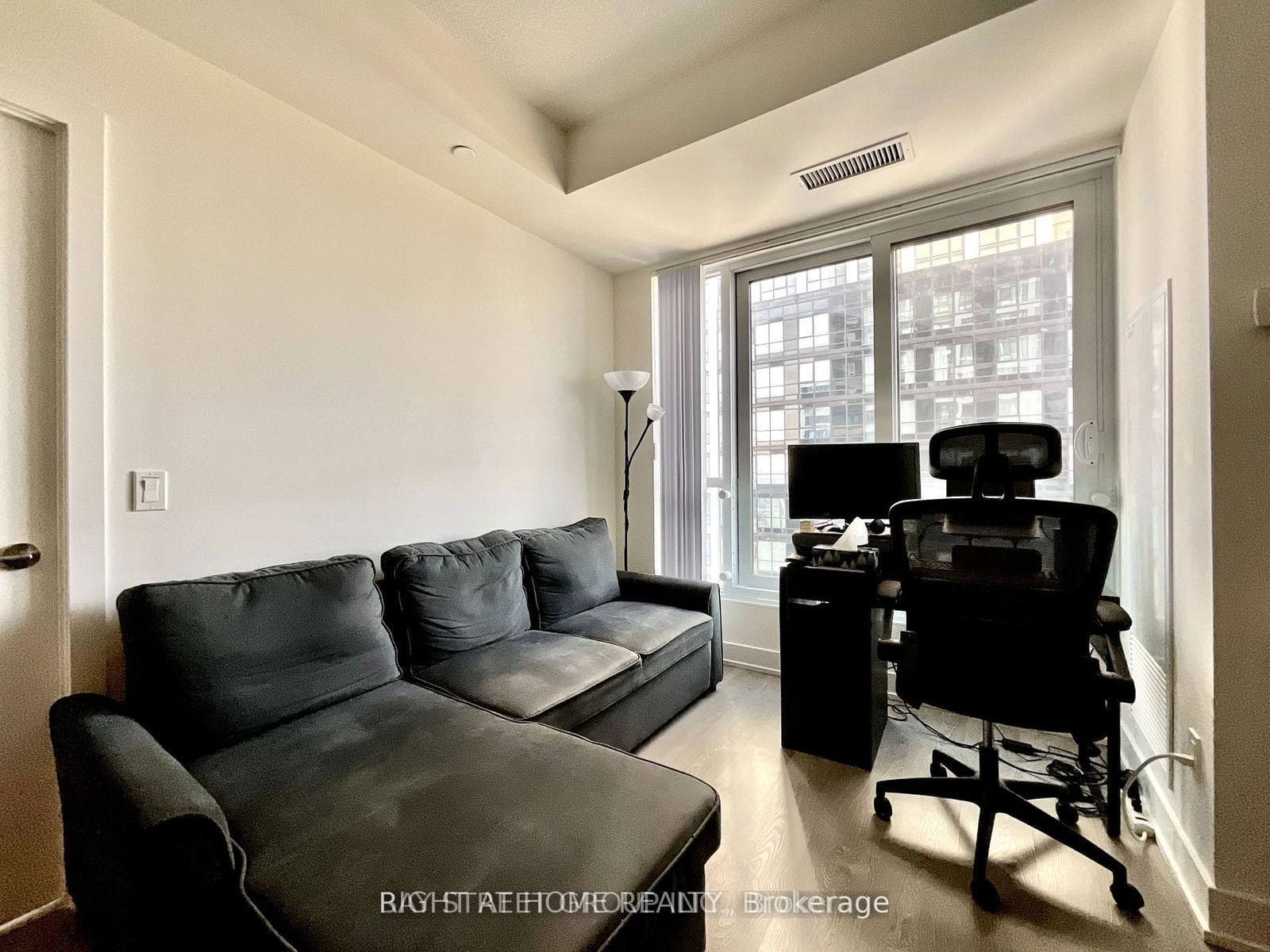 7 Mabelle Ave, unit 505 for rent