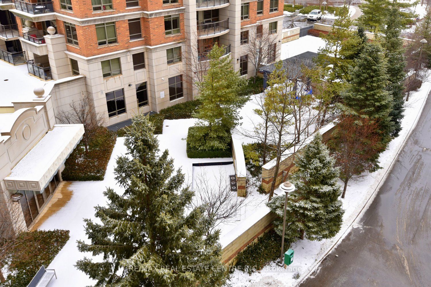 The Courtyard Residences, Oakville, Toronto