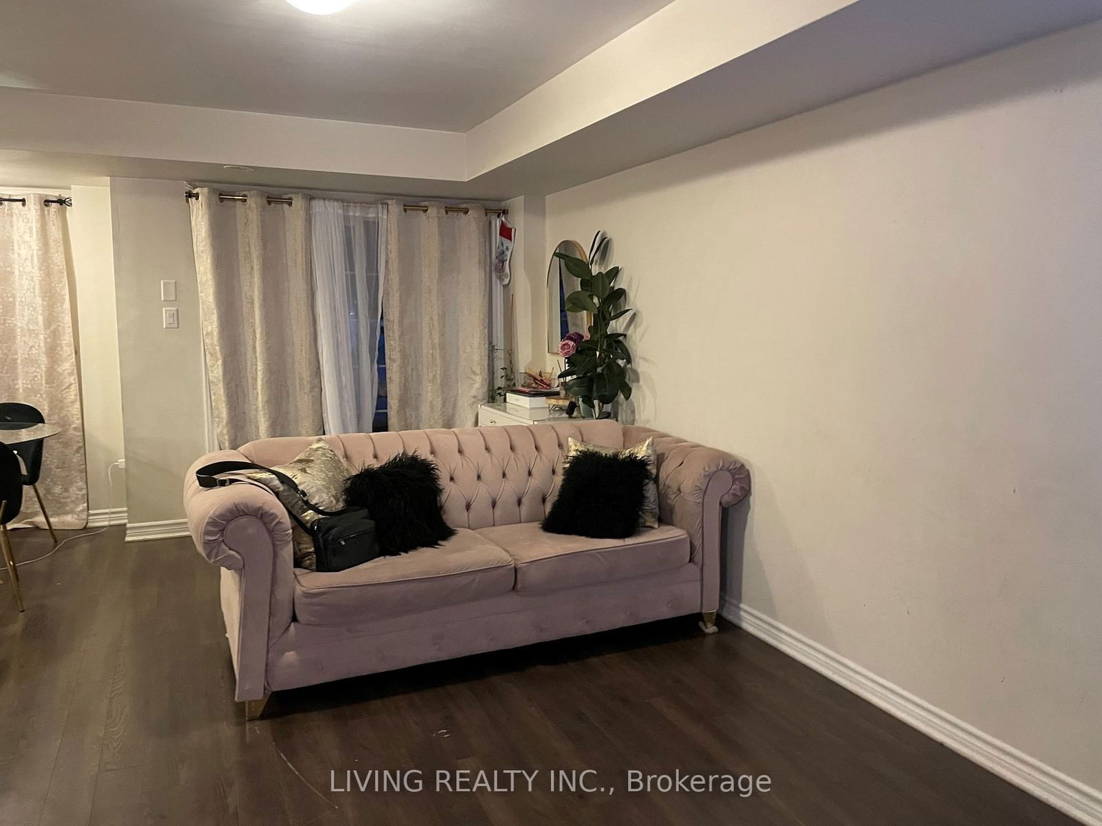 2441 Greenwich Dr, unit 3 for rent