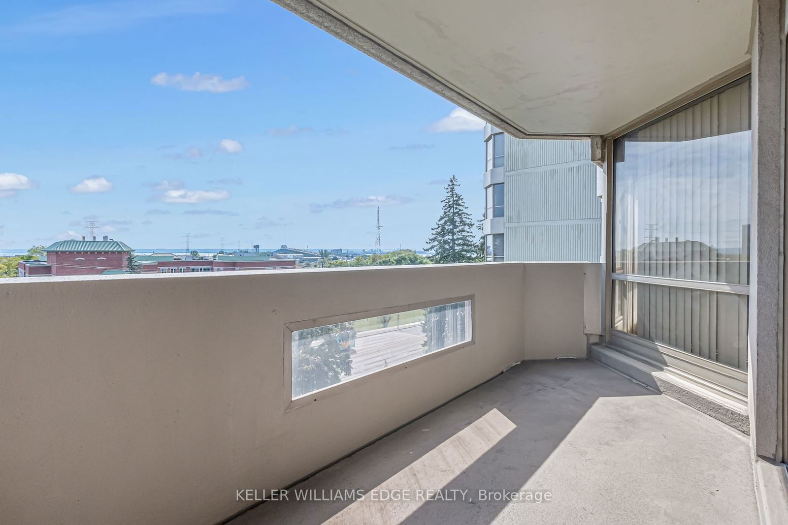 1201 North Shore Blvd E, unit 606 for sale