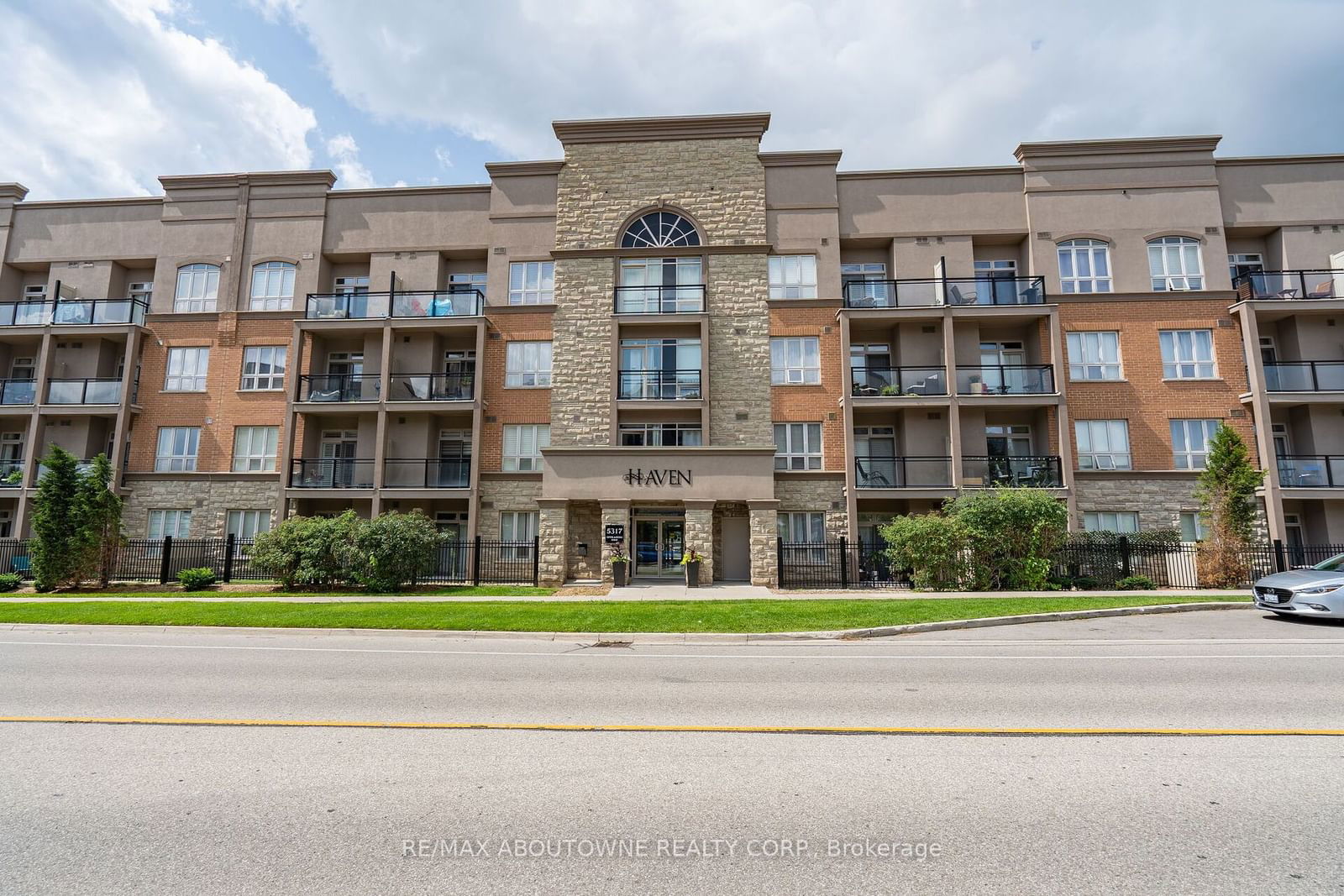 5317 Upper Middle Rd, unit 206 for rent