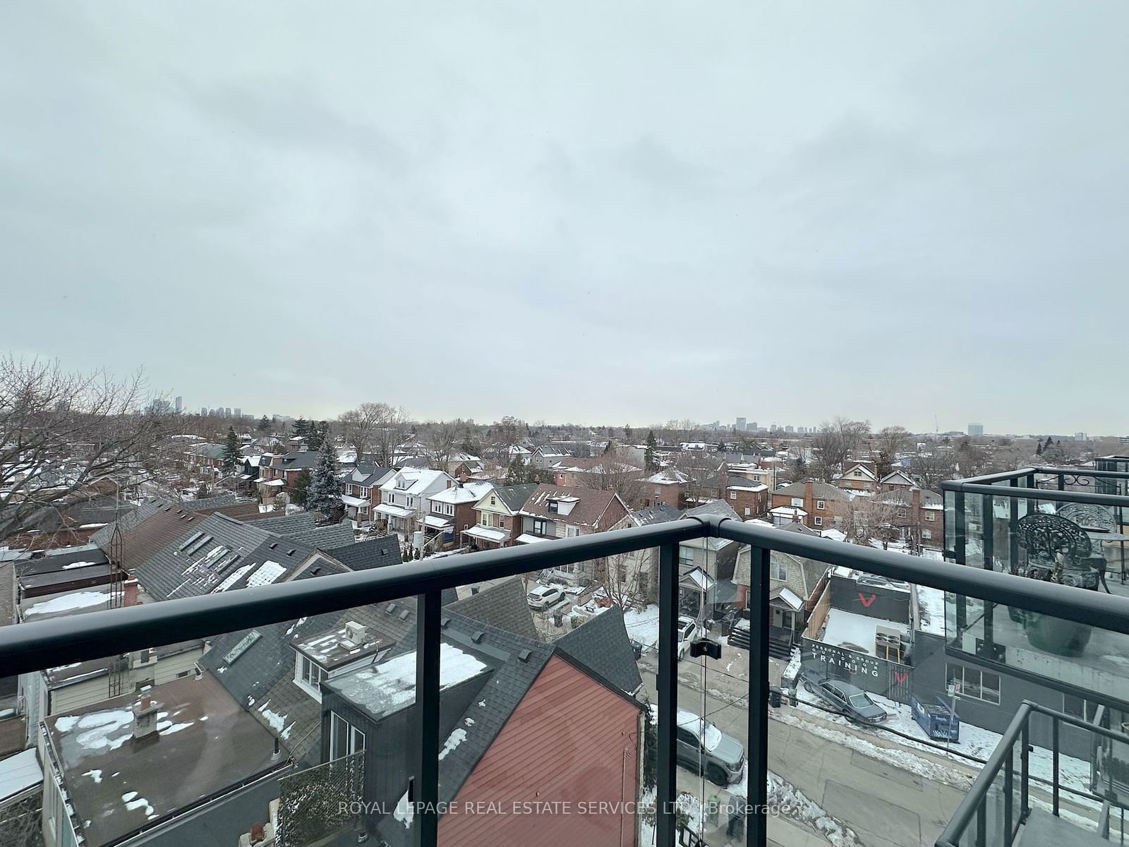 3385 Dundas St W, unit 606 for rent