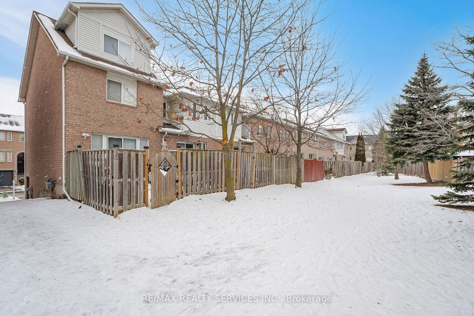 47 Spadina Rd, unit 32 for sale