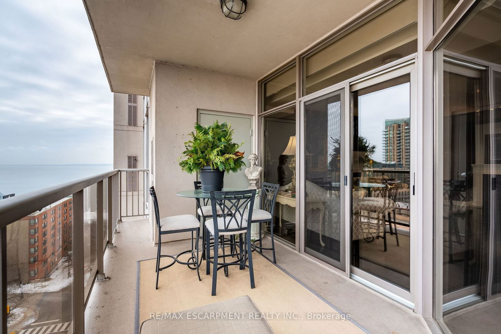 1477 Lakeshore Rd, unit 1102 for sale