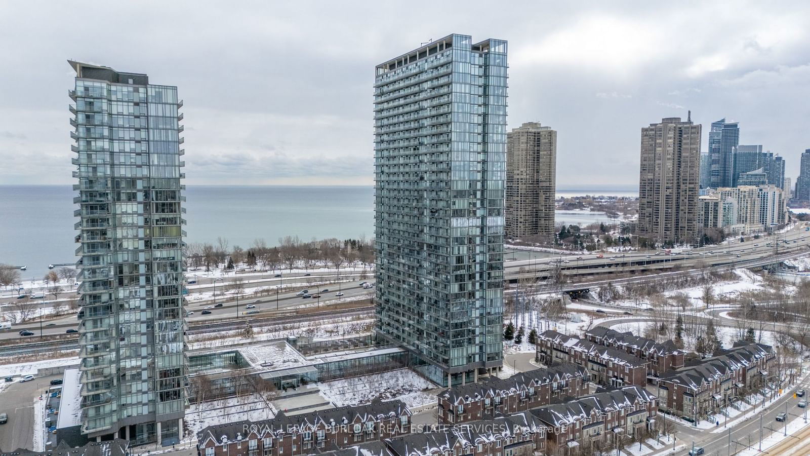 105 The Queensway, unit 1514 for rent