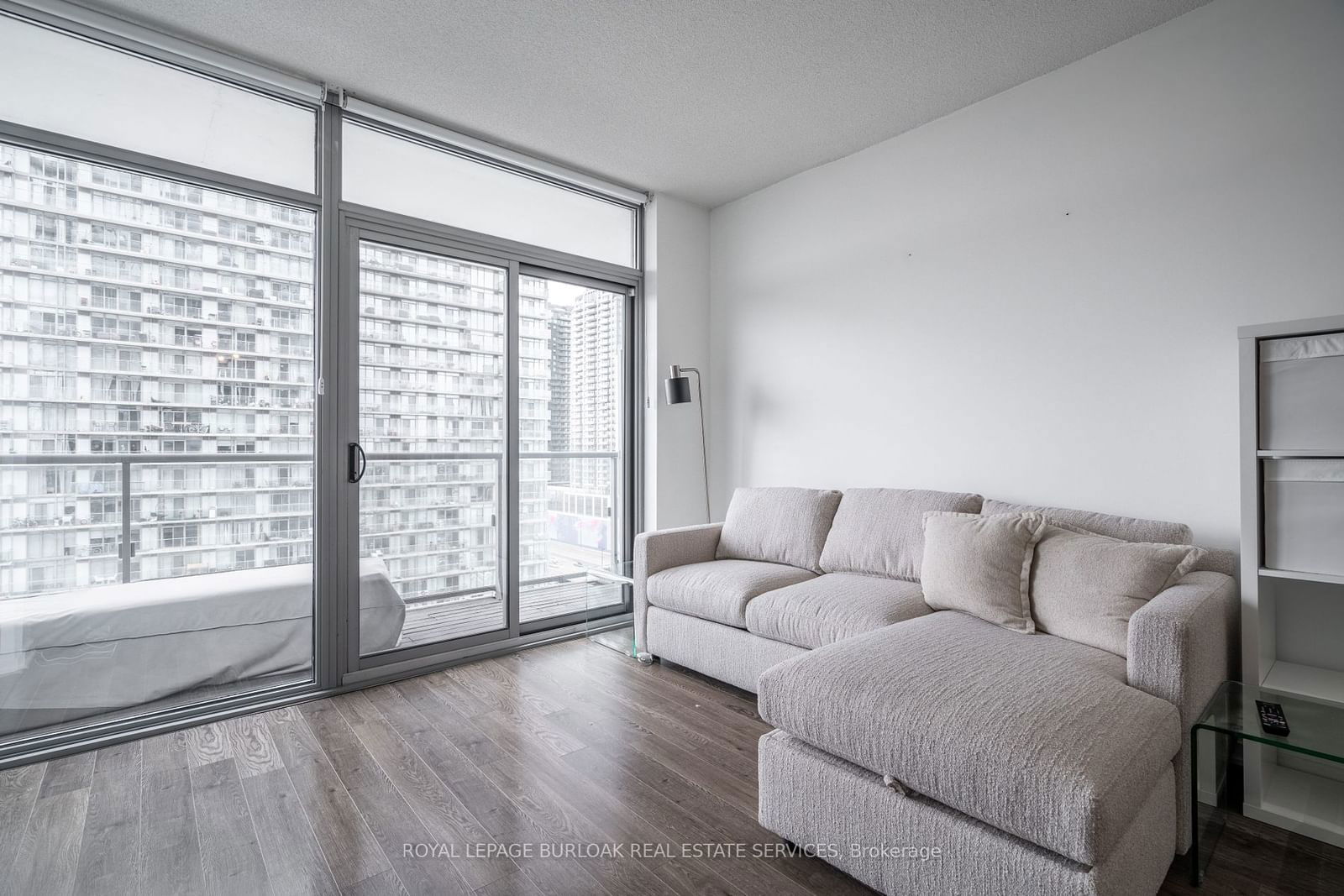 105 The Queensway, unit 1514 for rent