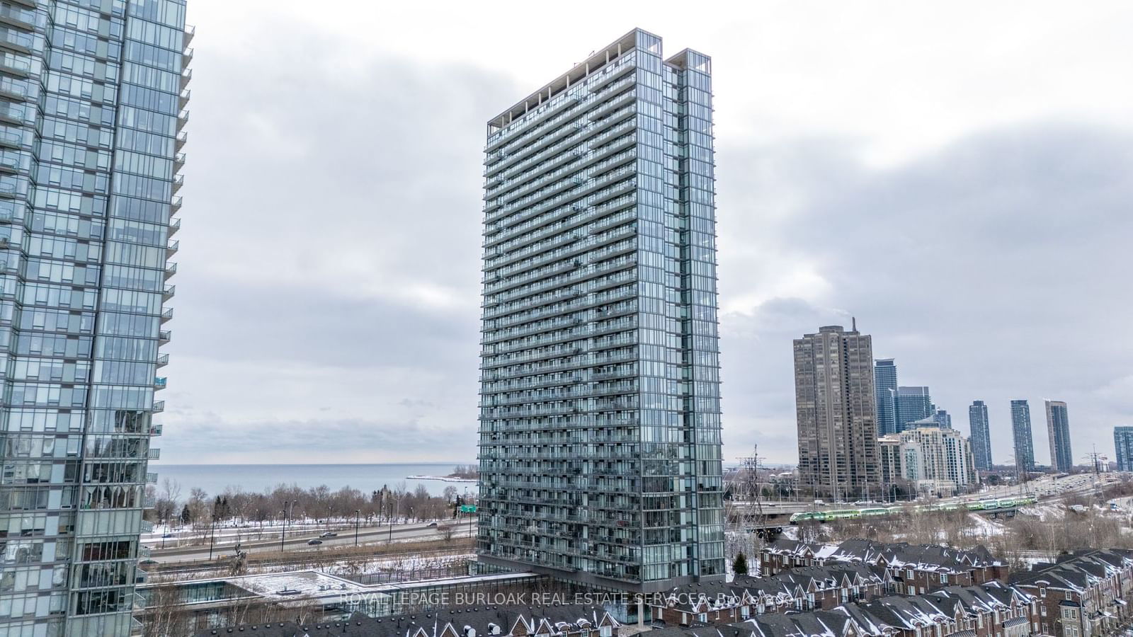 105 The Queensway, unit 1514 for rent