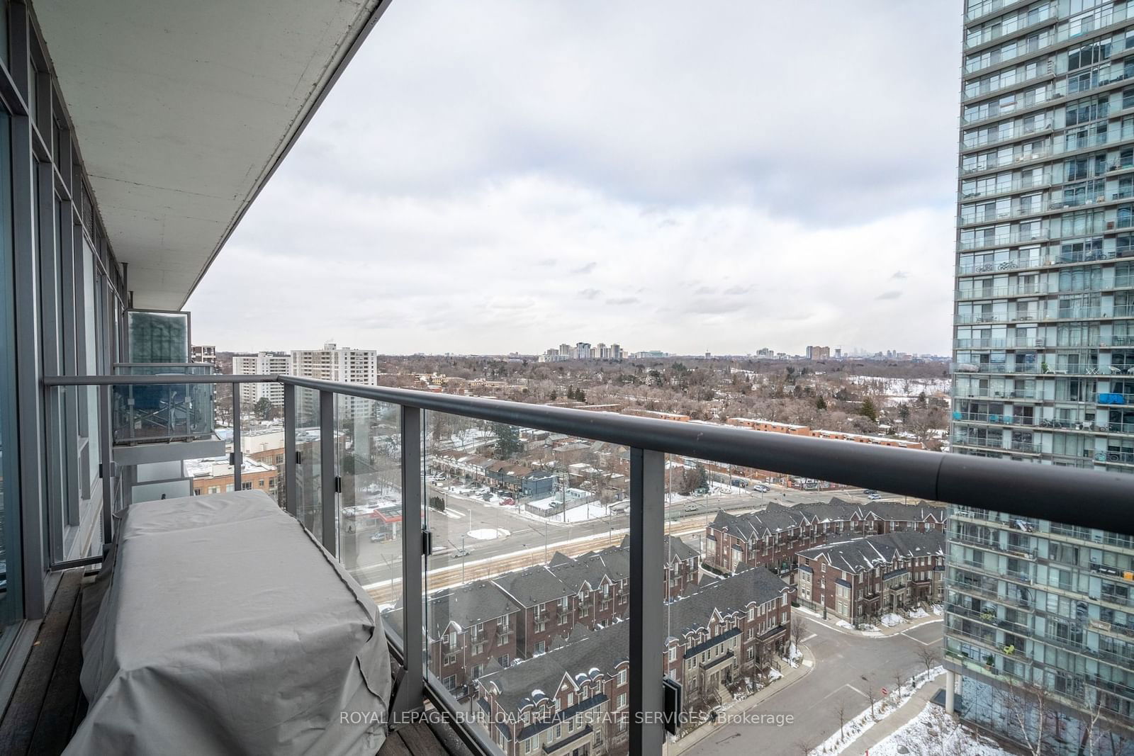 105 The Queensway, unit 1514 for rent