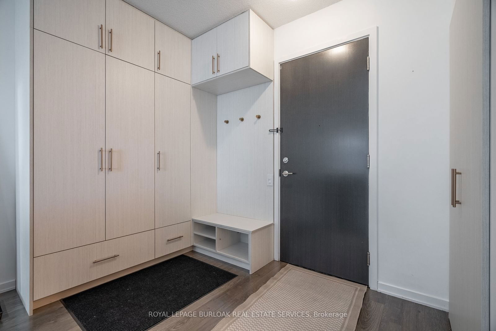 105 The Queensway, unit 1514 for rent