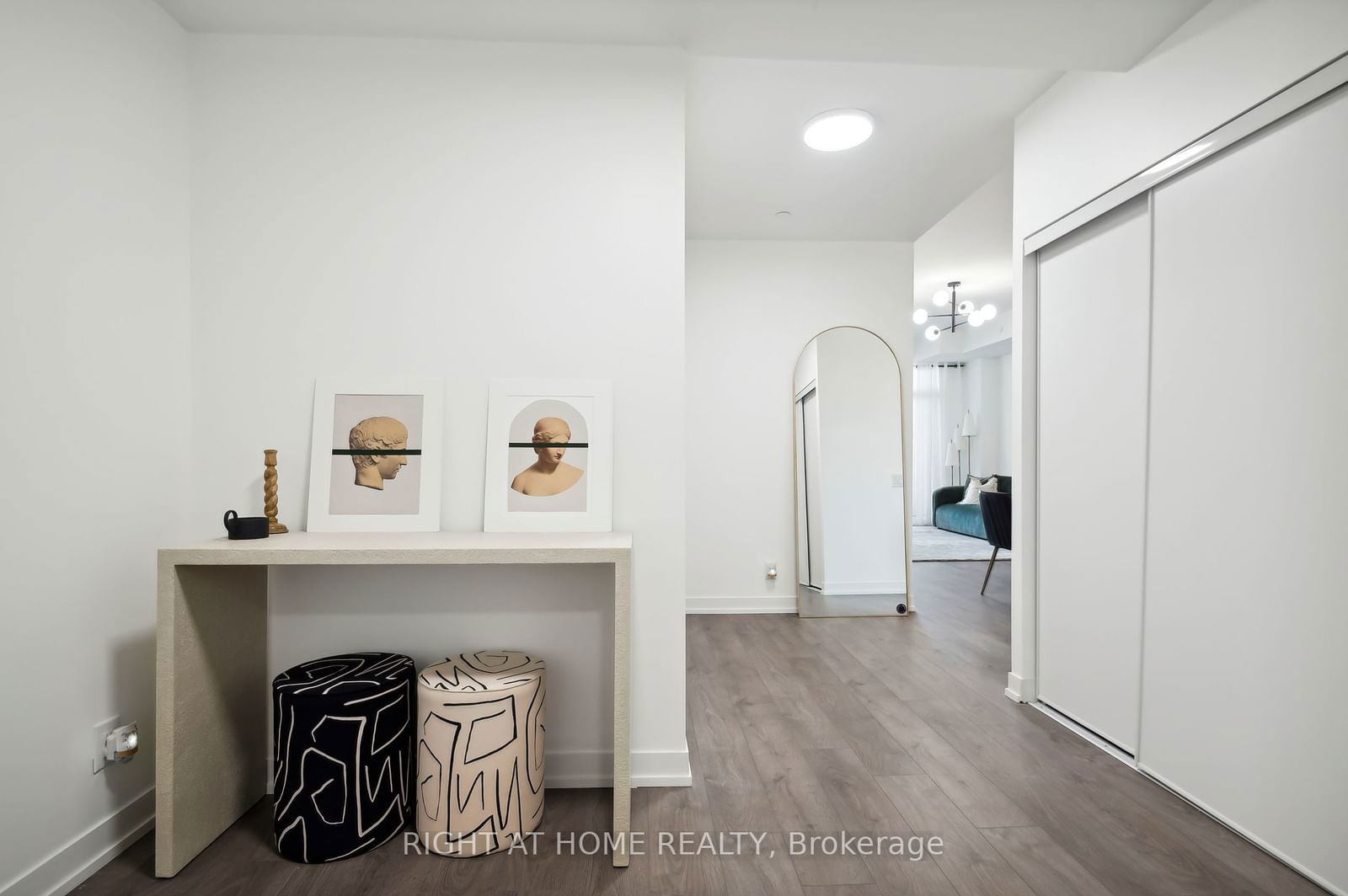 270 Dufferin St, unit LPH17 for rent