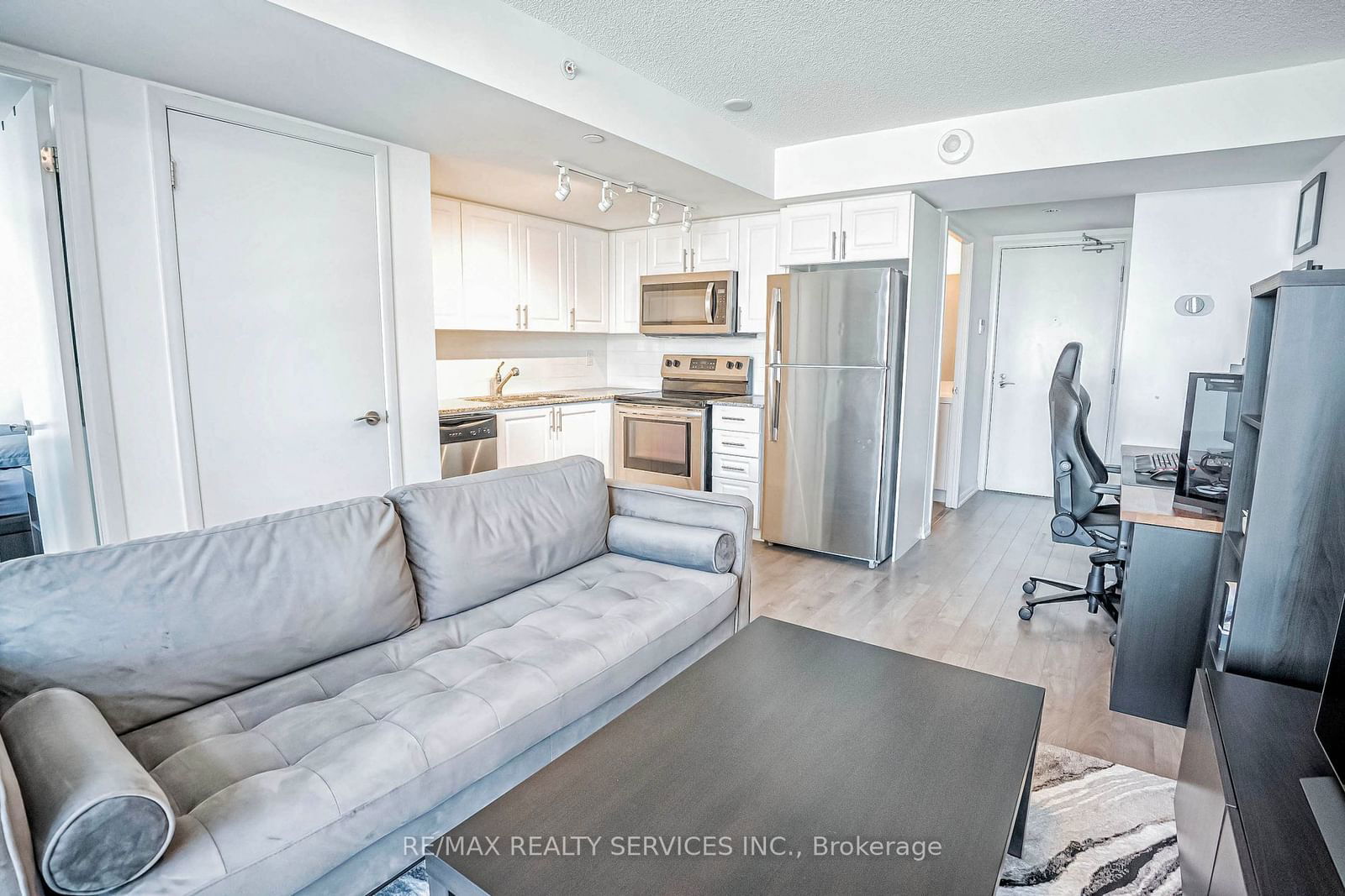 3091 Dufferin St, unit 1006 for sale