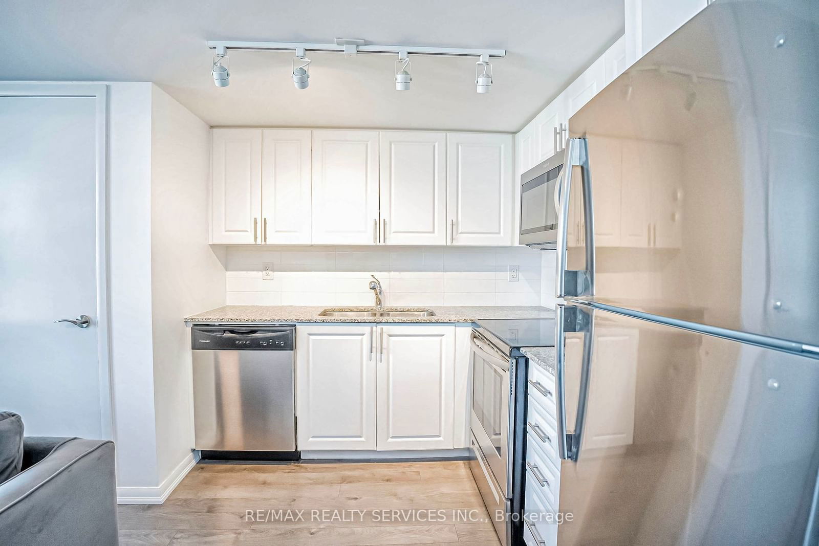 3091 Dufferin St, unit 1006 for sale