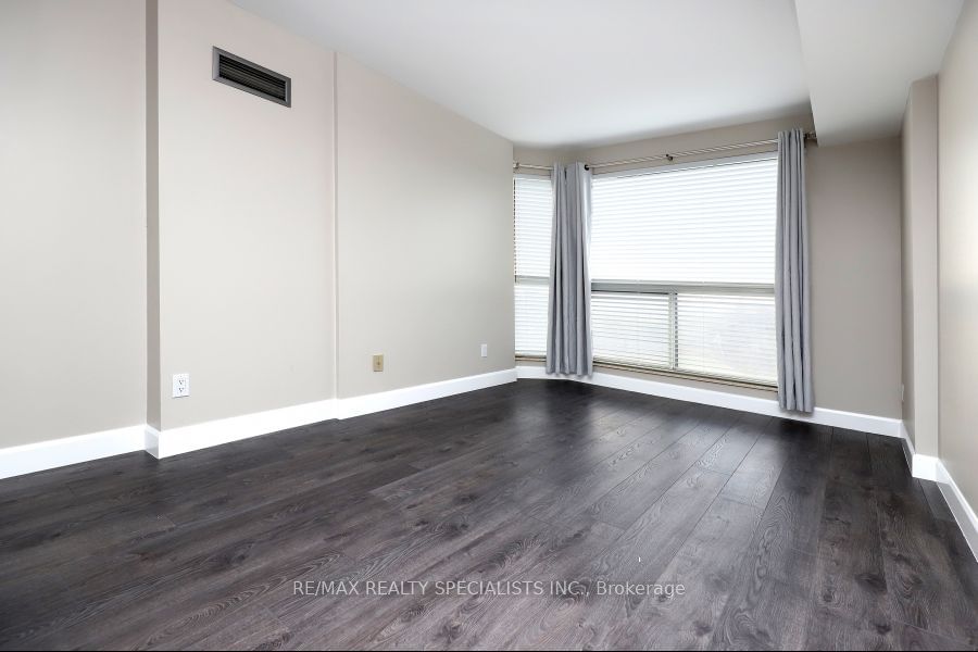 1800 The Collegeway, unit 901 for rent