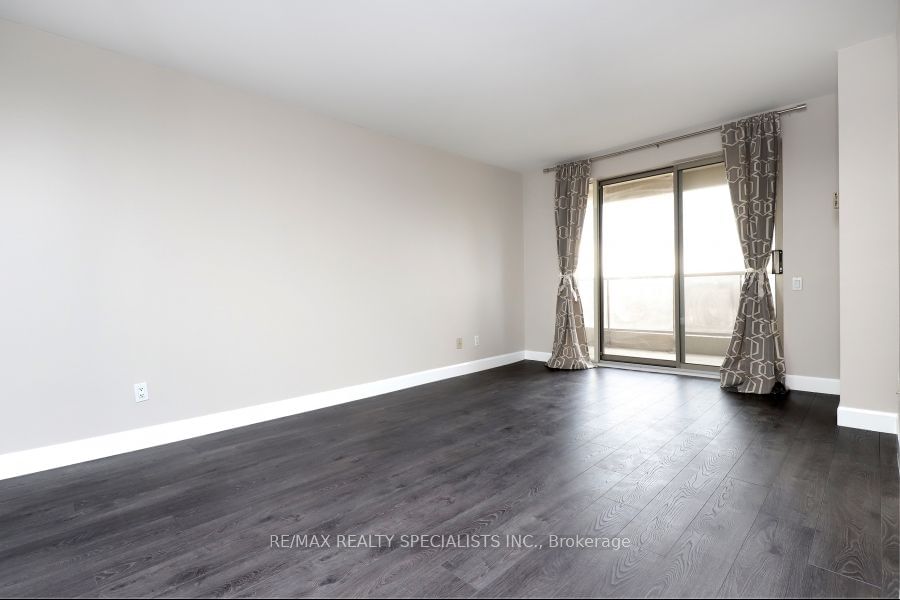 1800 The Collegeway, unit 901 for rent