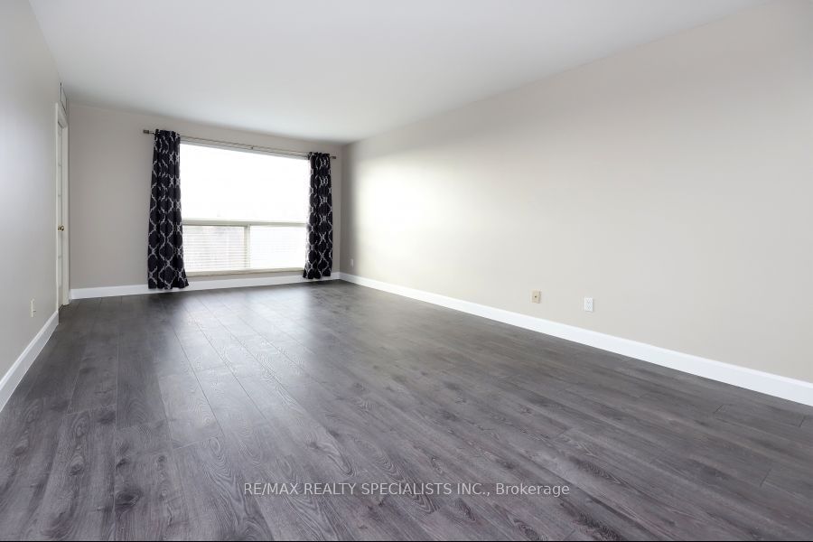 1800 The Collegeway, unit 901 for rent