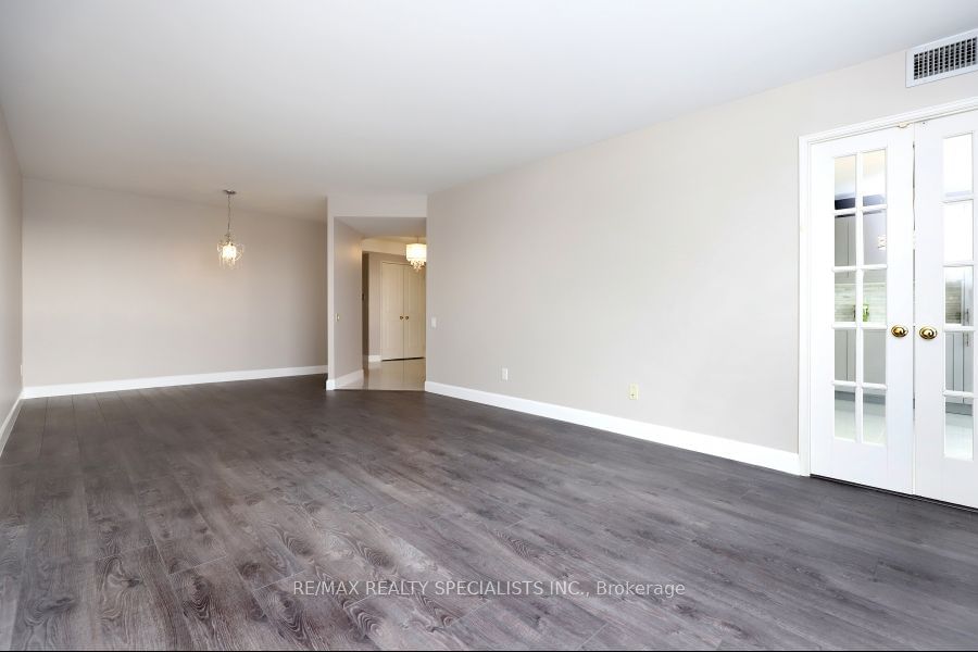 1800 The Collegeway, unit 901 for rent