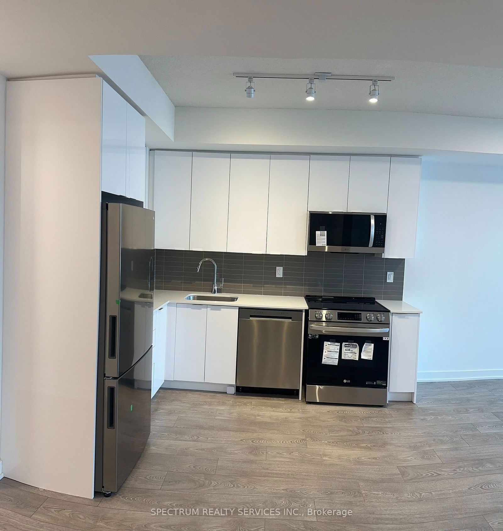 225 Malta Ave, unit 220 for rent