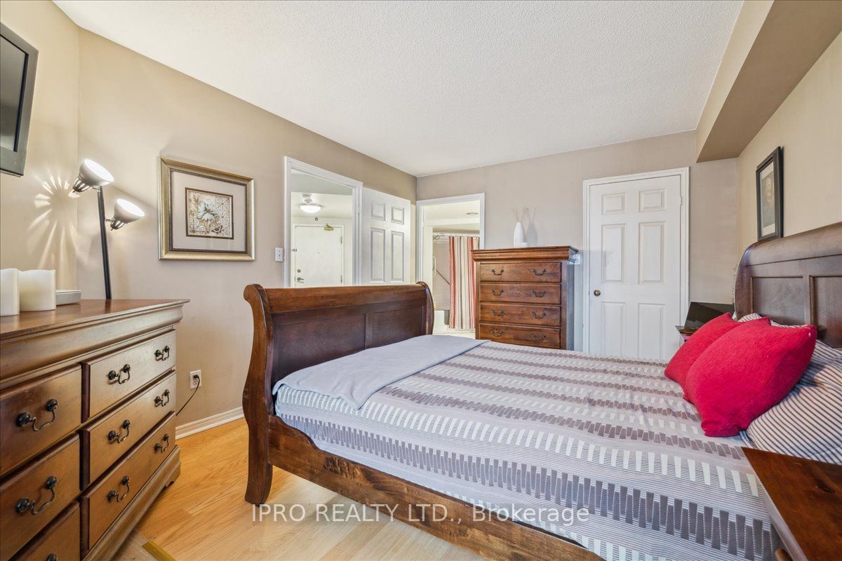 1001 Cedarglen Gate, unit 111 for sale