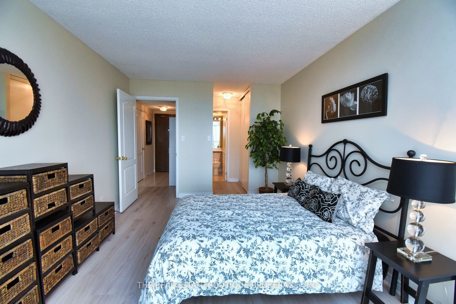 1276 Maple Crossing Blvd, unit 1508 for sale