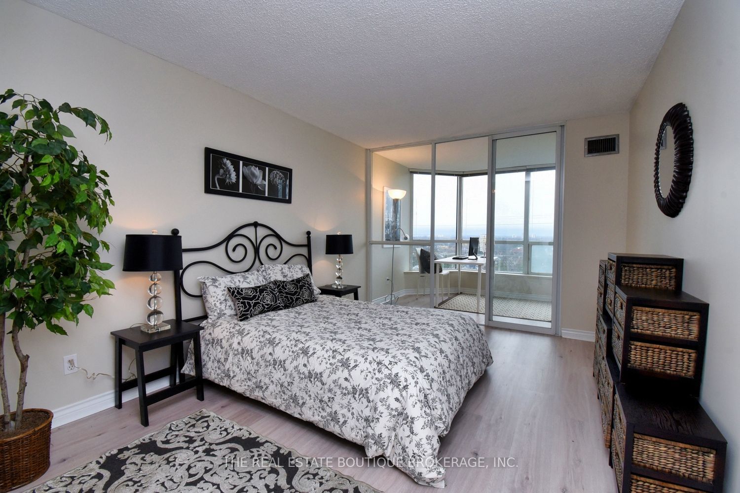 1276 Maple Crossing Blvd, unit 1508 for sale