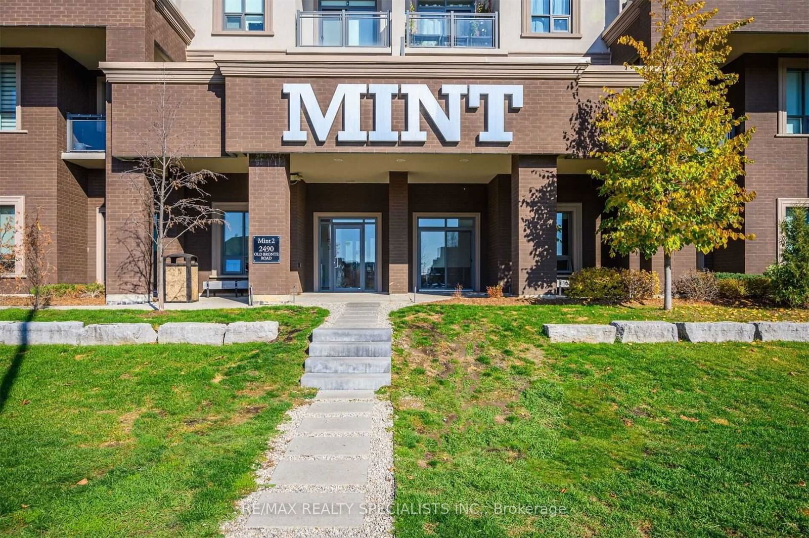 2490 Old Bronte Rd, unit 103 for rent