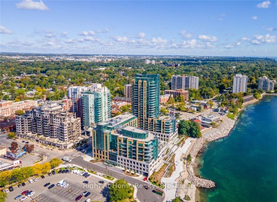 2060 LAKESHORE Rd, unit 802 for sale