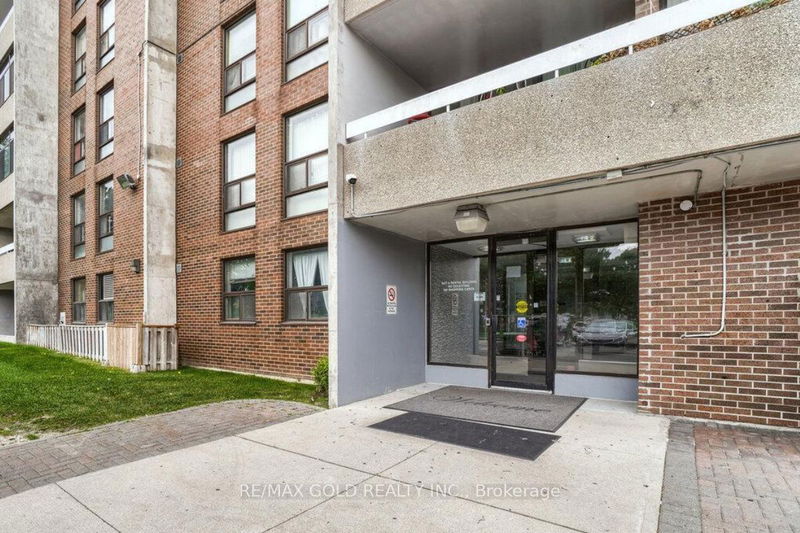 15 Kensington Rd, unit 307 for sale