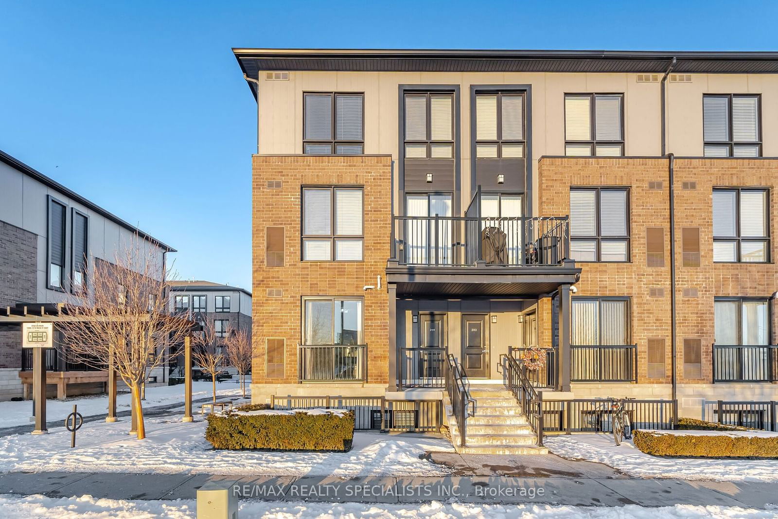 1208 Main St, unit 104 for sale