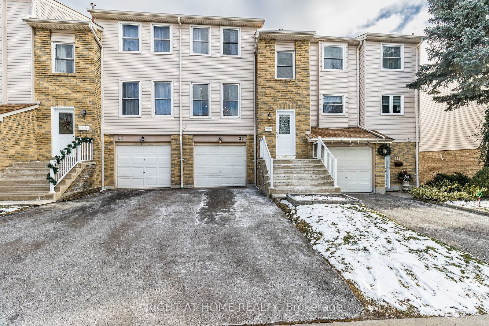 5878 Montevideo Road Townhomes, Mississauga, Toronto