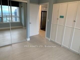 388 Prince of Wales Dr, unit 2711 for rent