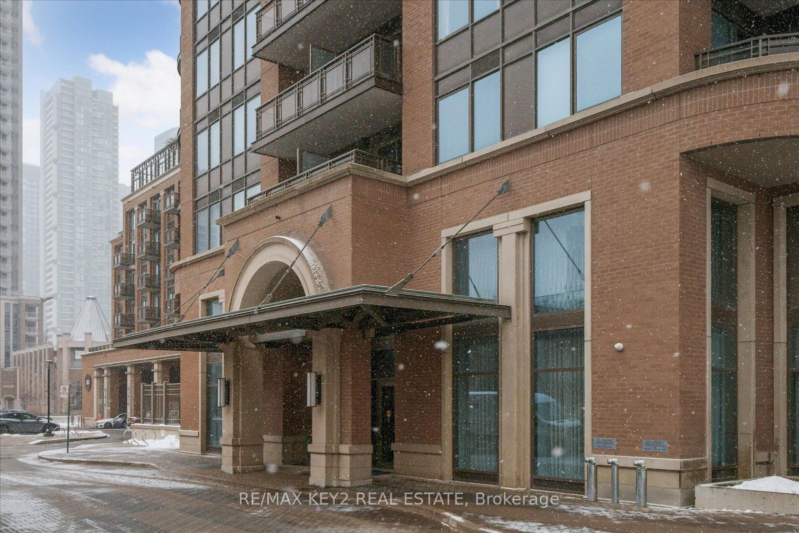 385 Prince Of Wales Dr, unit 321 for sale