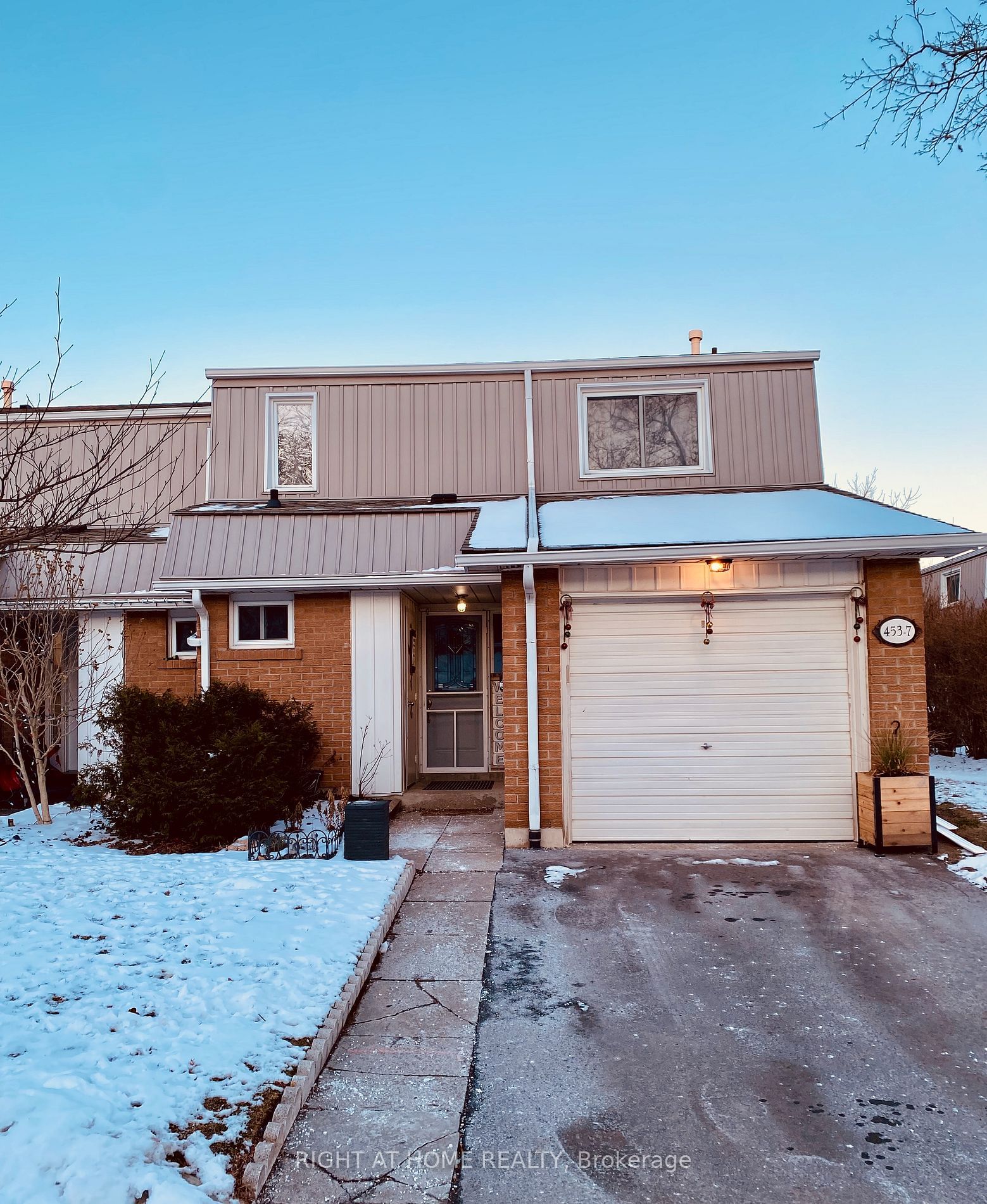 453 Woodview Rd, unit 7 for sale