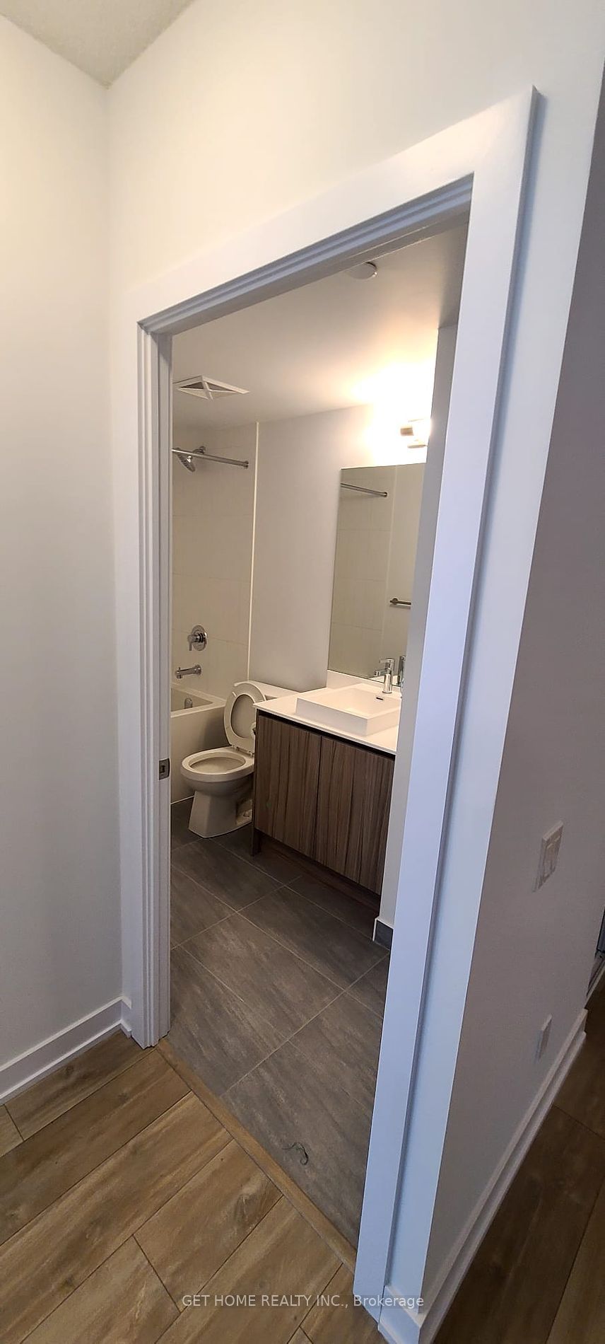 251 Manitoba St, unit 303 for rent