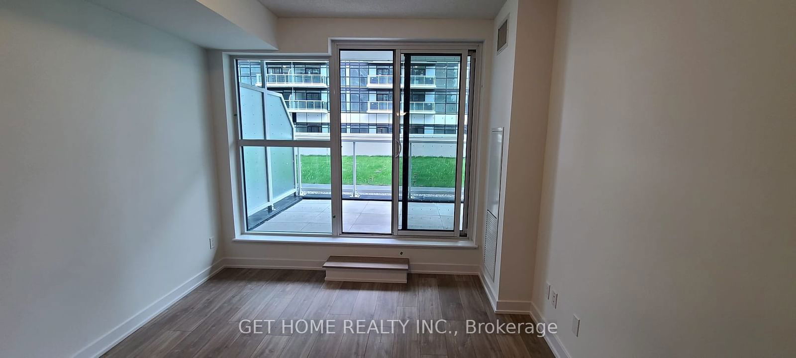 251 Manitoba St, unit 303 for rent