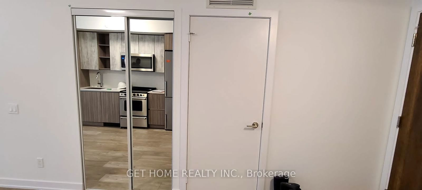 251 Manitoba St, unit 303 for rent